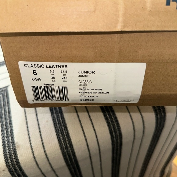 Reebok Classic sz-6Y - Picture 6 of 6